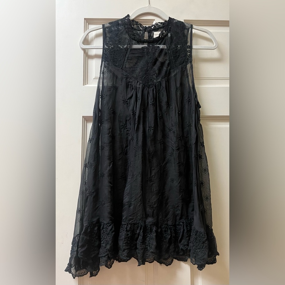 Love and Liberty black embroidered tank-like new size M